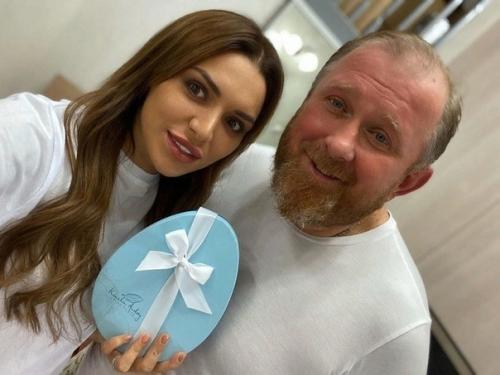 Константин Ивлев предложение руки и сердца своей новой возлюбленной сделал. 02