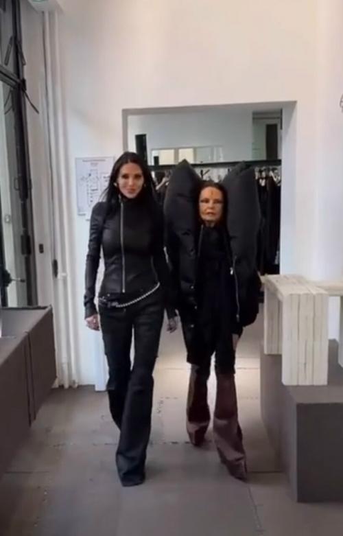 Оксана самойлова постит совместное видео с женой Рика оуэнса. 01