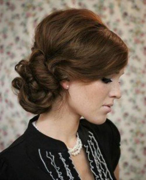 Прическа твист. С такой укладкой незамеченной вы точно не останетесь. 01