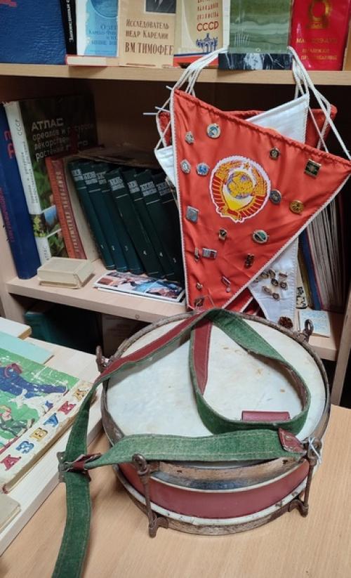 Кошмар воскресного вечера школьных лет: Ира, ты пришила свежий воротничок к форме? 01 Кошмар воскресного вечера школьных лет: Ира, ты пришила свежий воротничок к форме? 01