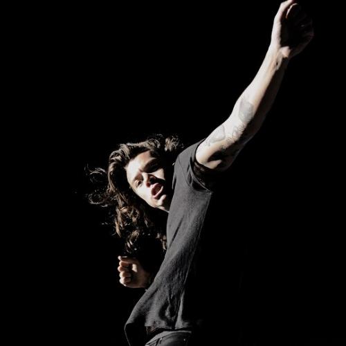 Всегда сложнее поздравлять тех людей, которые тебе очень близки. 01