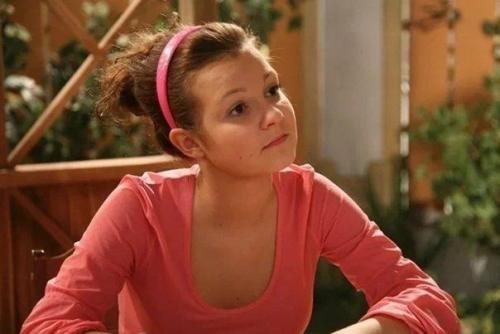 Ксюша из Моей Прекрасной Няни уже не та маленькая девочка, которой была раньше. 02