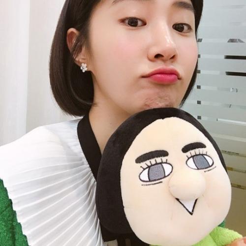 Юри - близнец своей куклы с новой короткой стрижкой? 02 Юри - близнец своей куклы с новой короткой стрижкой? 02