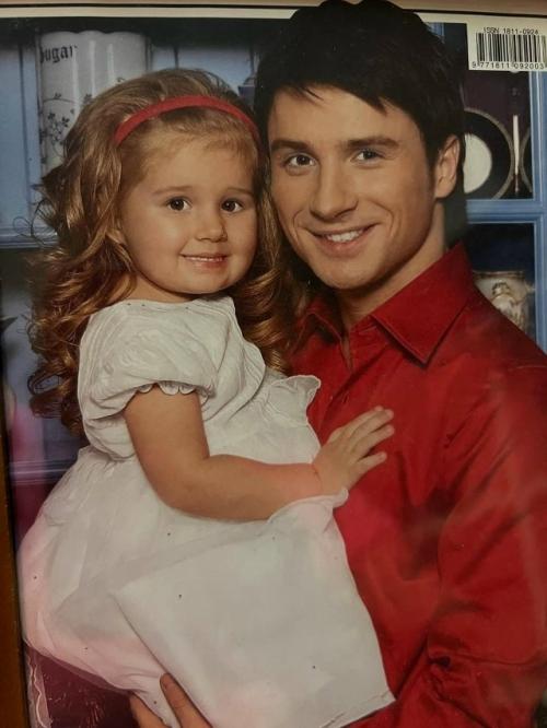 Мало кто знает, что Сергей Лазарев уже больше 10 лет воспитывает свою племянницу Алину как родную дочь.  