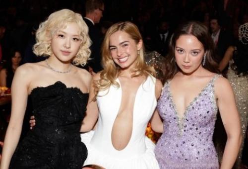 К - нетизены защищают розэ от хейтеров, комментирующих её прическу на Grammys. 03