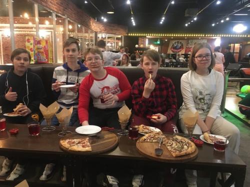 Ты уж взрослым стал парнишкой, с модным стилем, с классной стрижкой, 14 лет пробежали, и вот -. 04