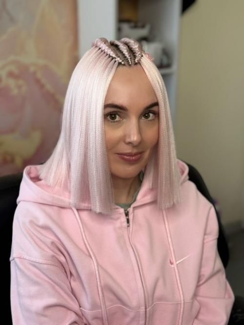 Когда то очень давно, я вообще не понимала прическу водопад. 01