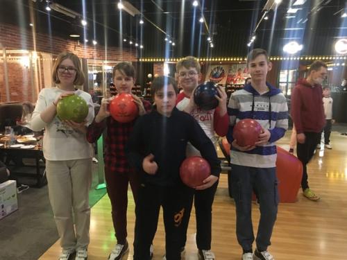 Ты уж взрослым стал парнишкой, с модным стилем, с классной стрижкой, 14 лет пробежали, и вот -. 02