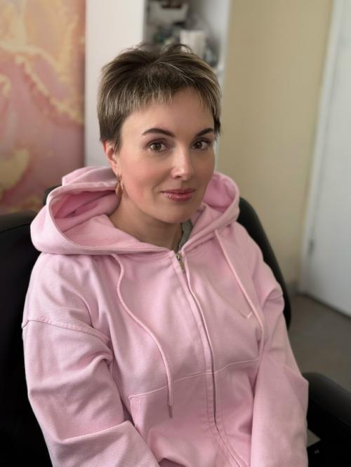 Когда то очень давно, я вообще не понимала прическу водопад.
