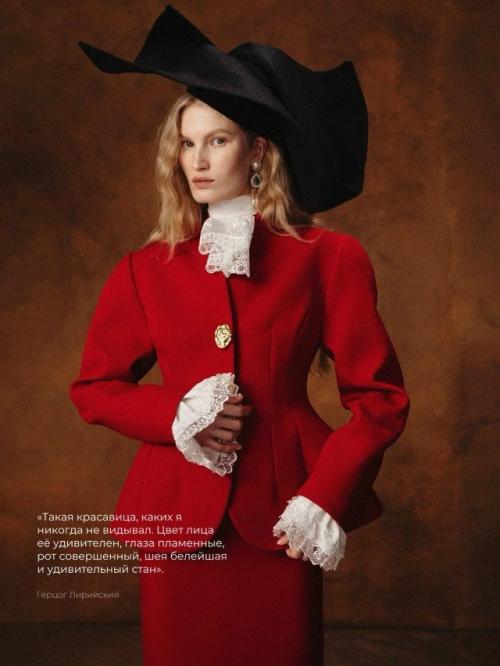 Первый лукбук 1811, вдохновленный парадными портретами исторической личности.  