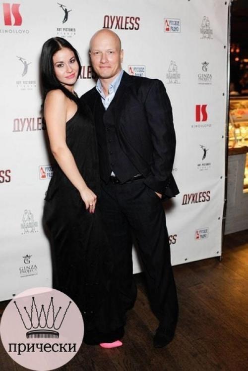 У Никиты Панфилова такая простая и красивая жена! 03