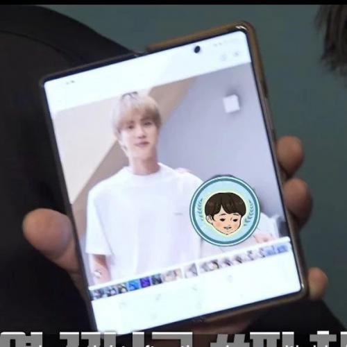 Внук шефа ли ёнбока спросил его, когда приедет дядя джин, поэтому шеф ли ёнбок спросил джина: 01