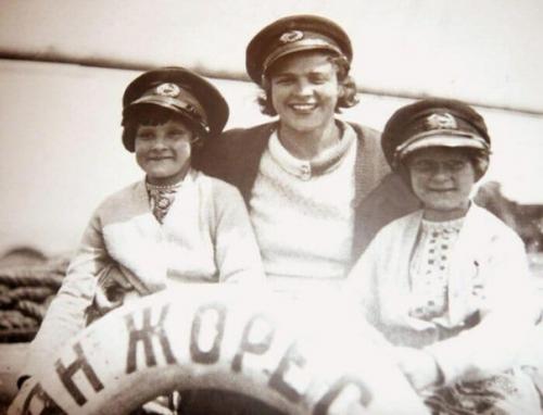 Почему невестке Максима горького не позволили выйти замуж после смерти мужа и свёкра. 06