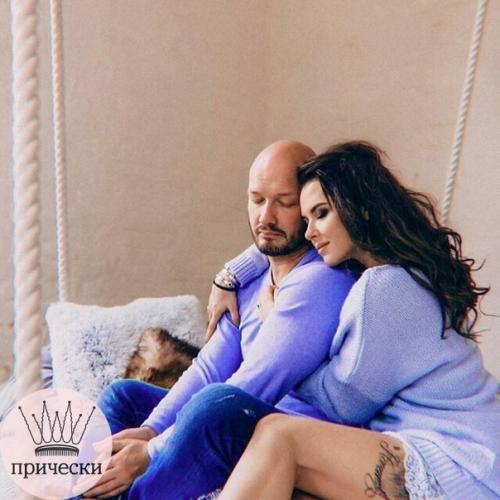 У Никиты Панфилова такая простая и красивая жена! 02