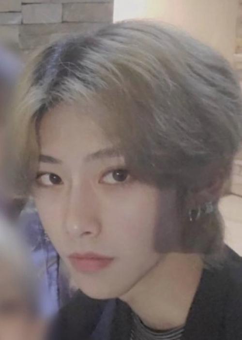 200323: Boys Planet старые фото Рикки доказывают, что он всегда хорошо выглядит. 03