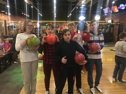 Ты уж взрослым стал парнишкой, с модным стилем, с классной стрижкой, 14 лет пробежали, и вот -. 01