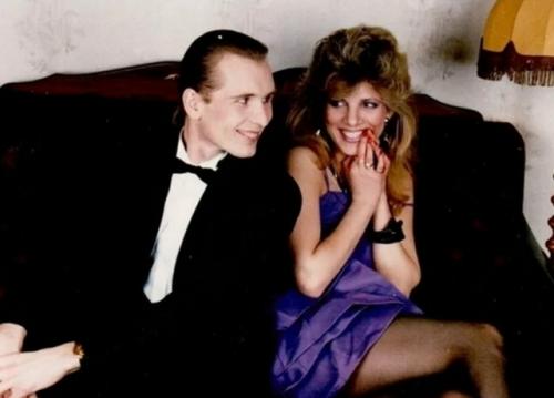 Жена малинина загадала на годовщину восемь внуков. 03