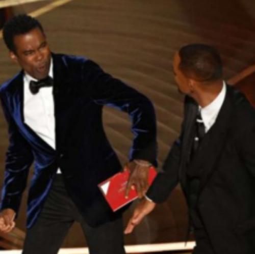 Уилл Смит врезал ведущему на оскаре за шутку над стрижкой жены Уилла. 01