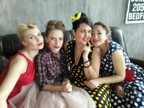 Девочки!  Вы просто умнички, так хорошо подготовились к Стилягам! 03