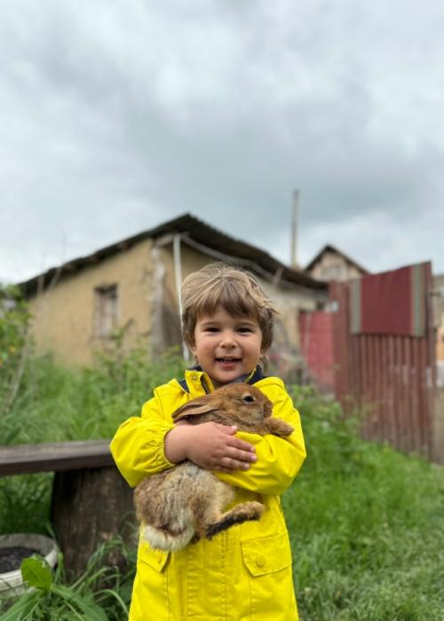 Всем здрасьте. Меня зовут Максим, я человек с большой мечтой, спустя год я снова тут, продолжаю всем говорить что мне 25. 04