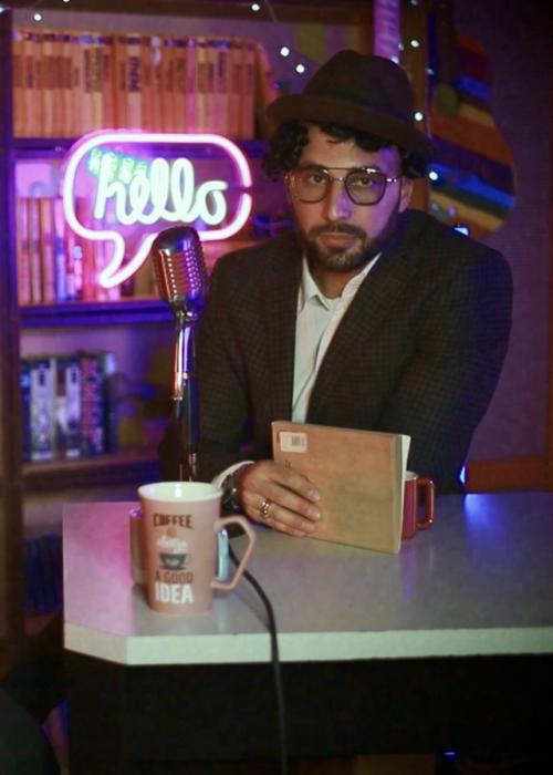 Всем здрасьте. Меня зовут Максим, я человек с большой мечтой, спустя год я снова тут, продолжаю всем говорить что мне 25. 03