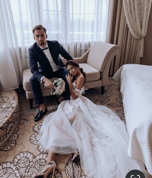 Добрый день. Ищу фотографа, чтобы заснять сборы невесты (в отеле) примеры фото желаемого прикрепляю. 01