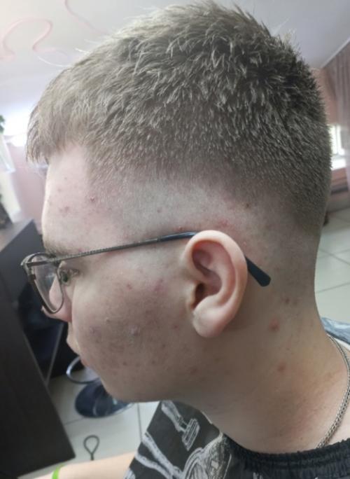 Мода на мужские стрижки в сезоне 2025 года меняется так же стремительно, как и на женские. 02