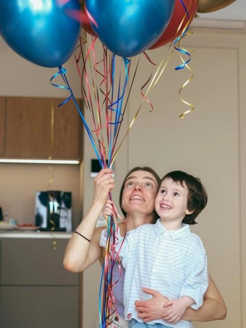 Пресняков побрился наголо, Григорьев - Апполонов фанатеет от харатьяна, а папунаишвили признаётся в любви на расстоянии. 02