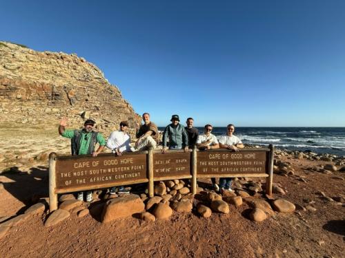 Всем здрасьте. Меня зовут Максим, я человек с большой мечтой, спустя год я снова тут, продолжаю всем говорить что мне 25. 07