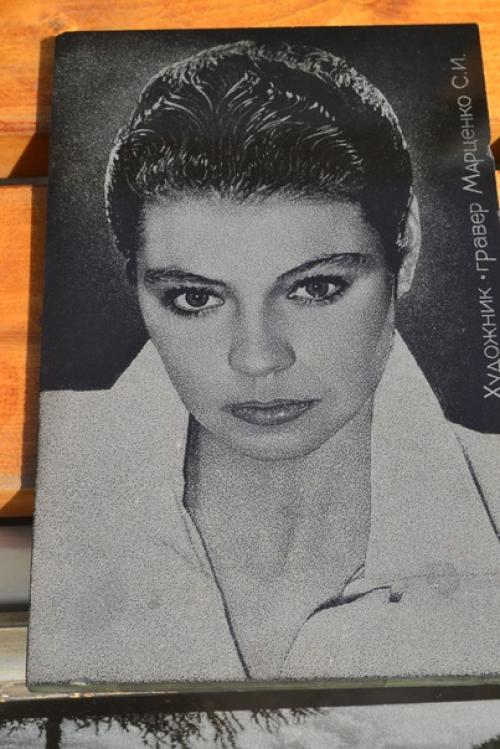 Небольшая выставка моих гравёрных работ на граните. 05