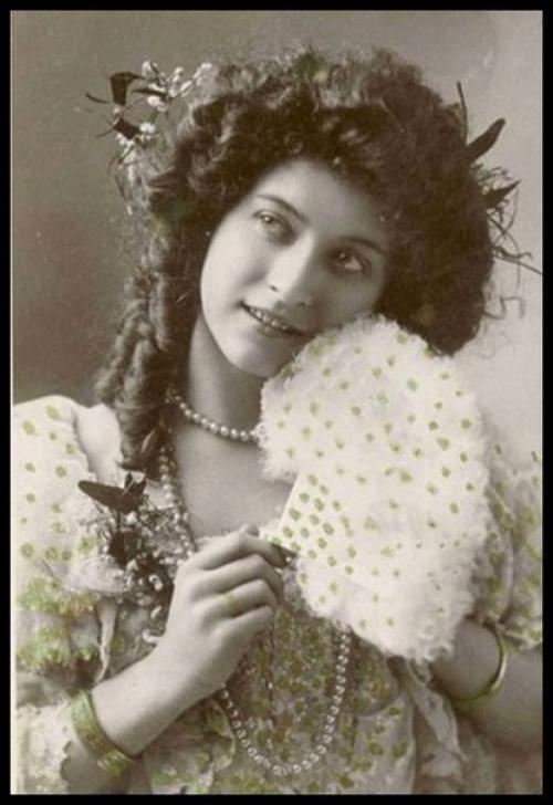 Мода рубежа 19-20 веков: от историзма к модерну. 01