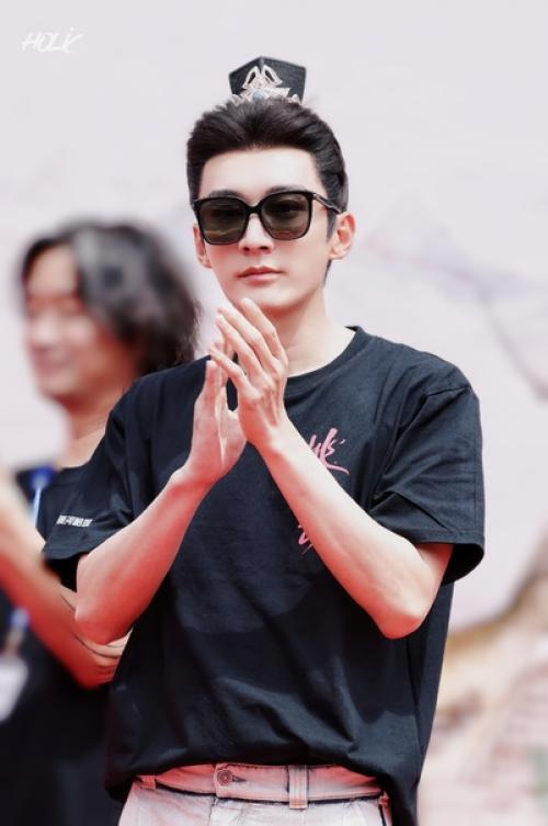 Прекрасный Лю сюэи на церемонии открытия съёмок новой дорамы. 03