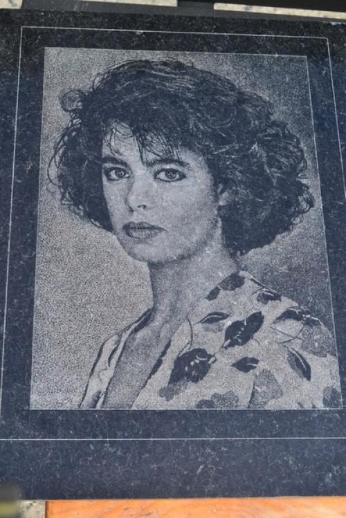 Небольшая выставка моих гравёрных работ на граните. 08