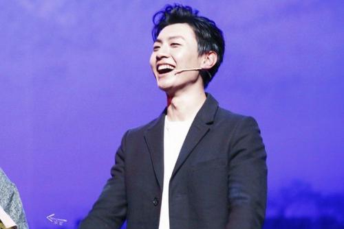 Leftear. Фанакк 30/04/2016 ван Цин - левое ухо. 01 Leftear. Фанакк 30/04/2016 ван Цин - левое ухо. 01