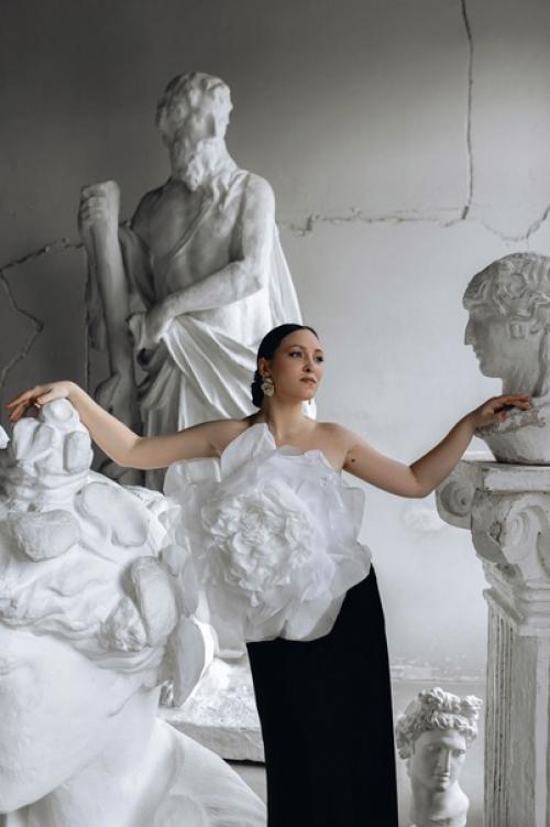 Моя брошь Ванесса приняла участие в сногсшибательной фотосессии. 01