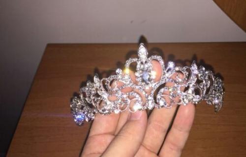 Милые девушки, совсем скоро теперь у меня вы сможете взять на прокат шикарные короны, диадемы разных видов? 03