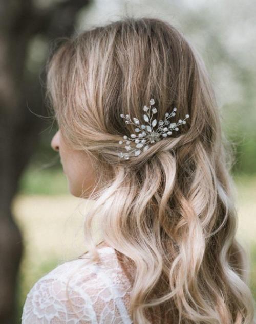 Жемчуг. В этом году будет особенно модным декором для волос - украшения с жемчугом. 05