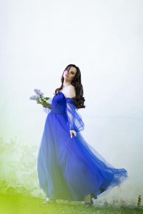 Вроде всё вокруг обычное, и обыденно привычное, только лучик детской радости заиграл в душе, звеня. 04