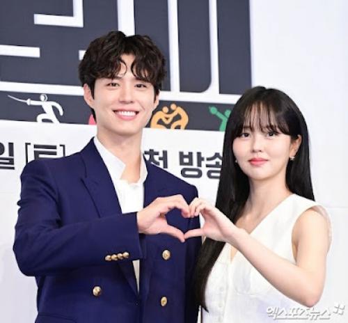 К - нетизены сходят с ума из-за внешности пак богома и Ким сохен на пресс-конференции Good Boy. 05