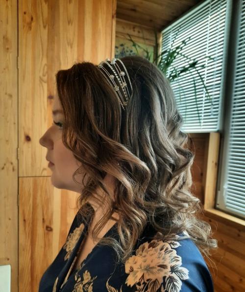 Выпускной отгремел еще в пятницу, а я только делюсь с вами фото очаровательной и милой Виктории и красотки Юлии, ее мамы. 02