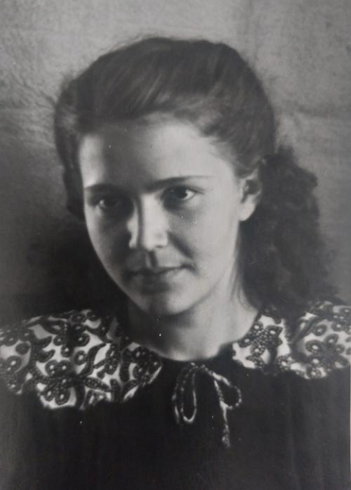 Моя бабушка Котова (в девичестве Иванова) Алла Петровна. 06