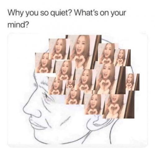 Pann холь, юна из Itzy перекрасила волосы в блонд. 03