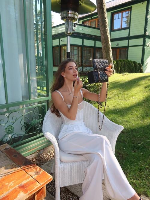 15-Летняя дочь веры Брежневой рано созрела. 04