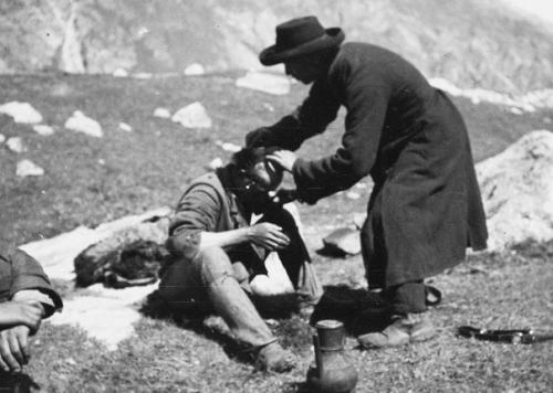 Горский парикмахер и самая модная стрижка в 1932 году. 01