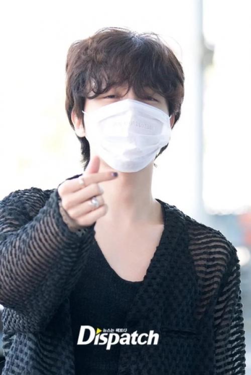 Theqoo j - Hope из BTS летит в США, чтобы выступить на фестивале Lollapalooza в Чикаго. 07