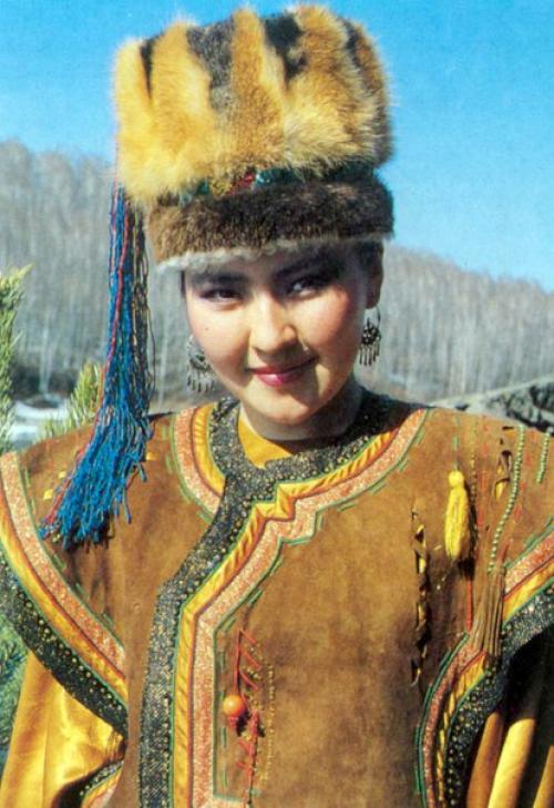 Алтайский национальный костюм. Обычаигорногоалтая. Алтайский национальный костюм.