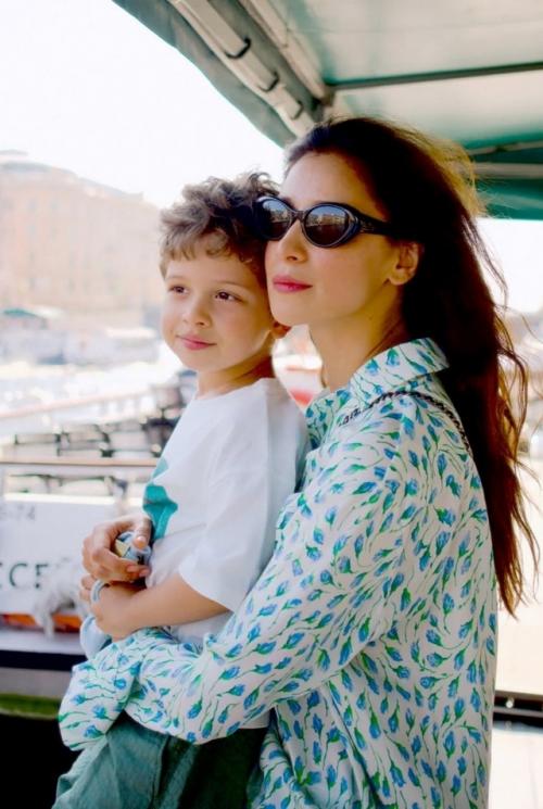 Незабываемый День: Равшана Куркова знакомит детей с Санкт-петербургом. 02