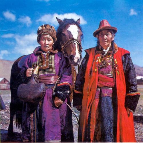 Алтайский национальный костюм. Обычаигорногоалтая. Алтайский национальный костюм.