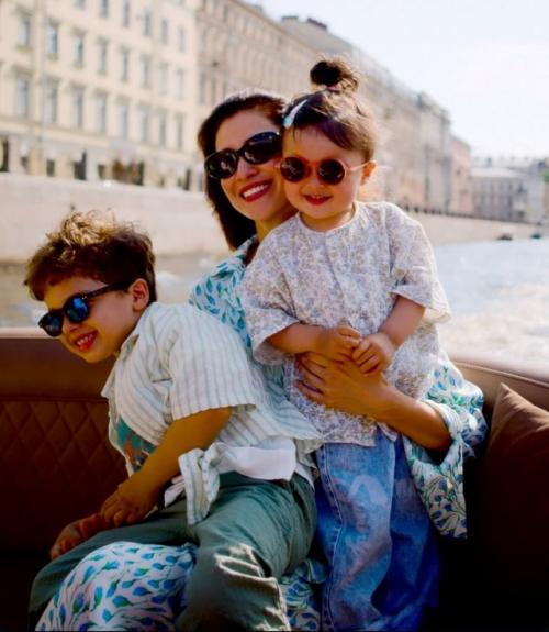 Незабываемый День: Равшана Куркова знакомит детей с Санкт-петербургом. 01