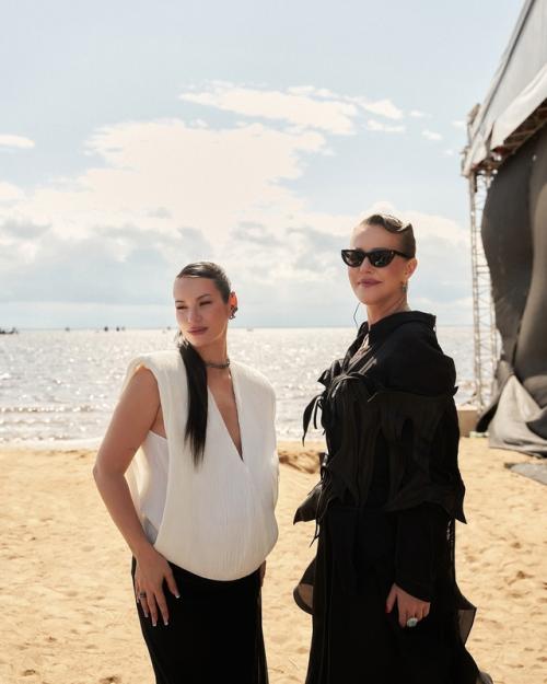 Ида Галич и Ксения Собчак провели VK Fest в Петербурге. 02